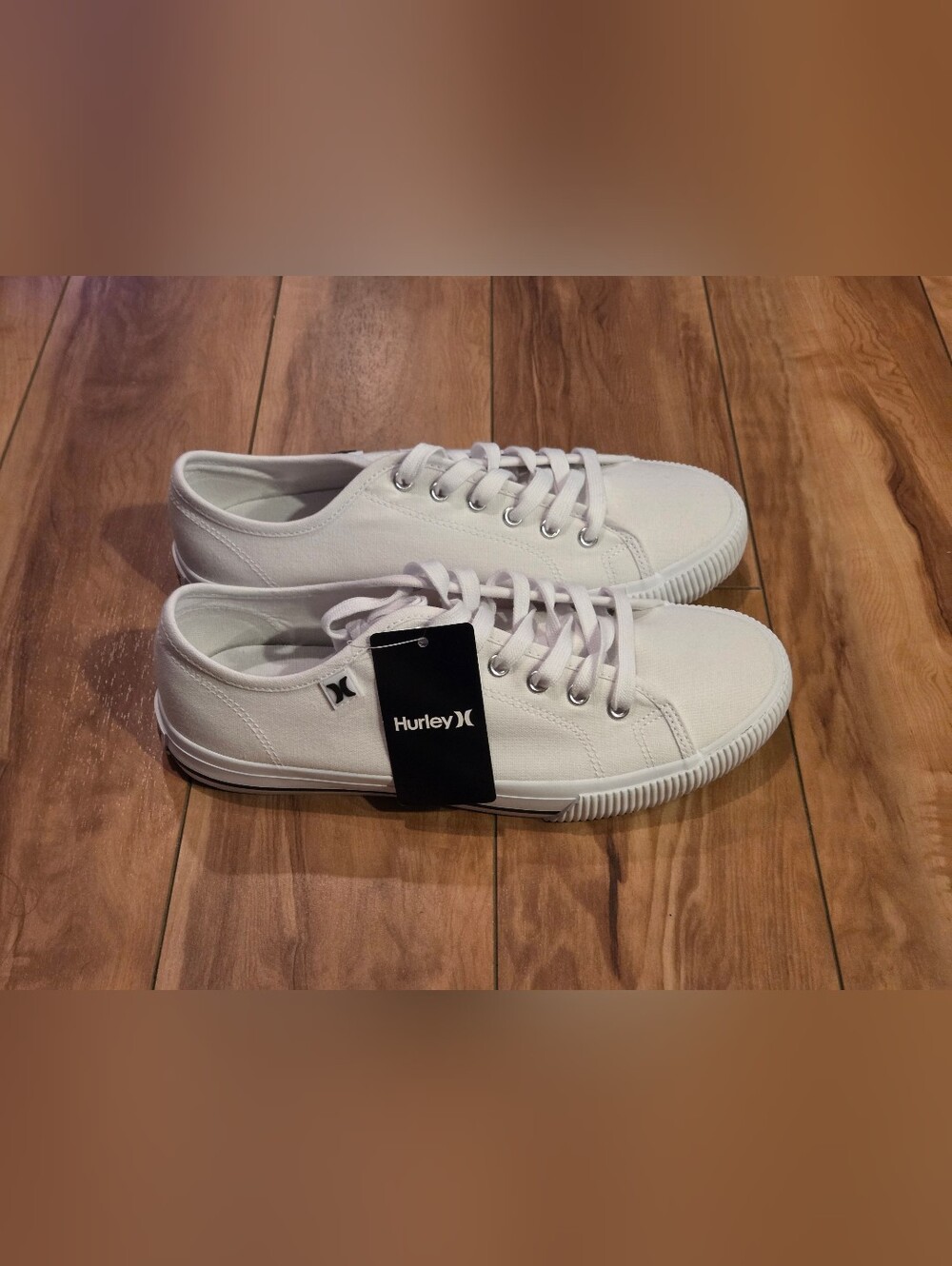 NWT Hurley Women's White Low-Top Canvas Sneakers